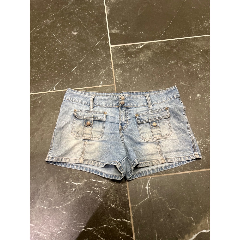 No Boundaries Womens Light Wash Denim Cargo Shorts Size 15 Y2K Stretch Utility